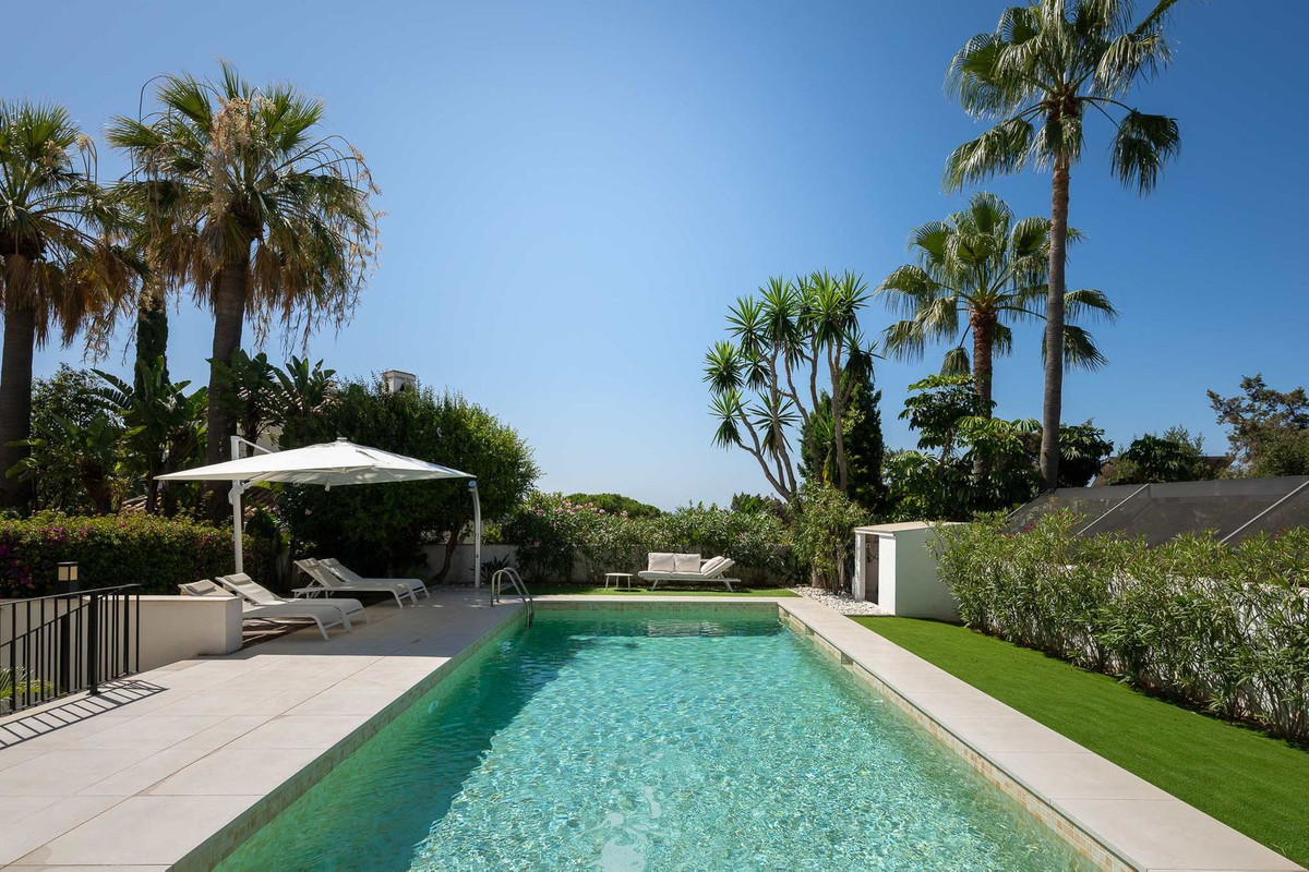 Villa in Marbella Del Este - Image 3