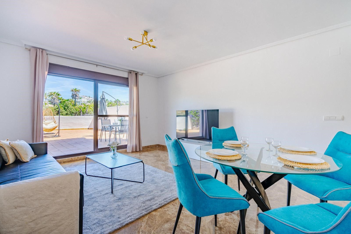 House in Estepona - Image 2