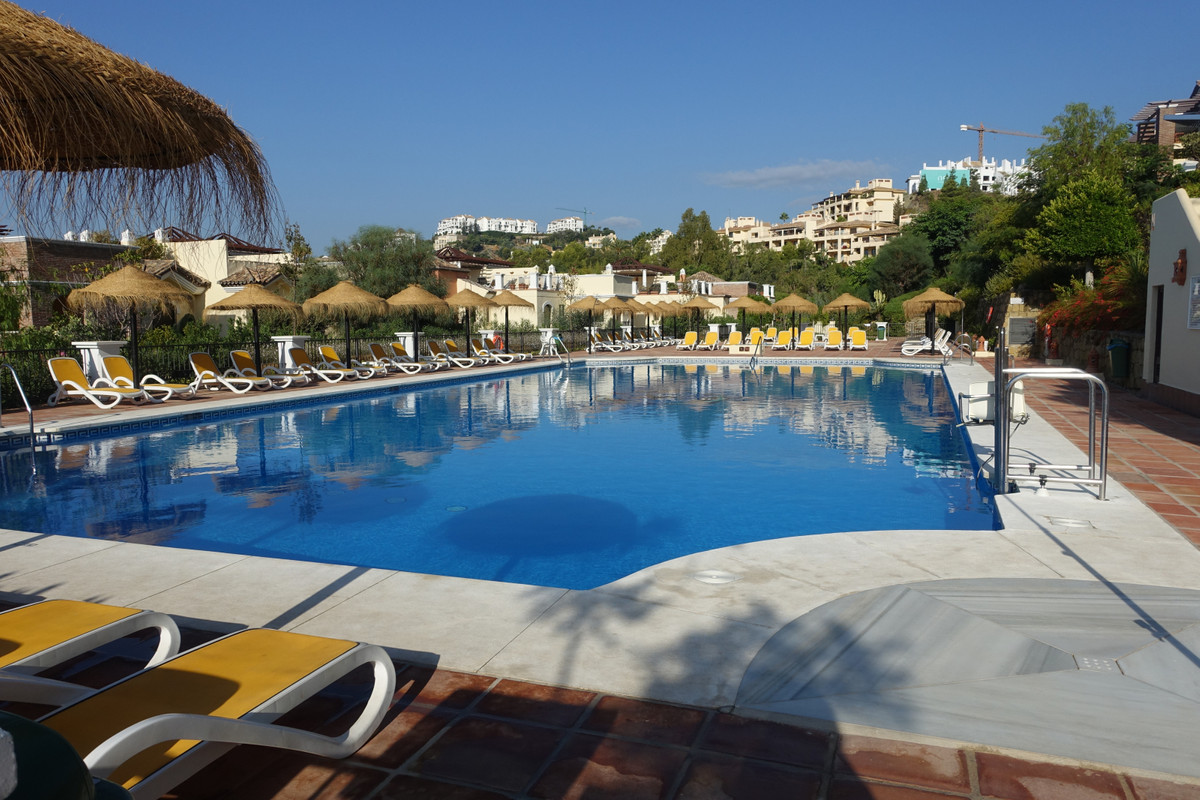 House in Benahavis - view 1