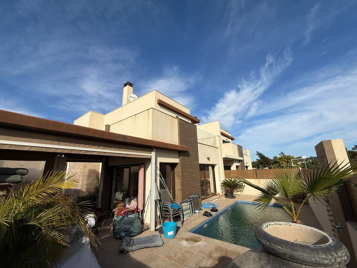 House in Los Montesinos - view 1