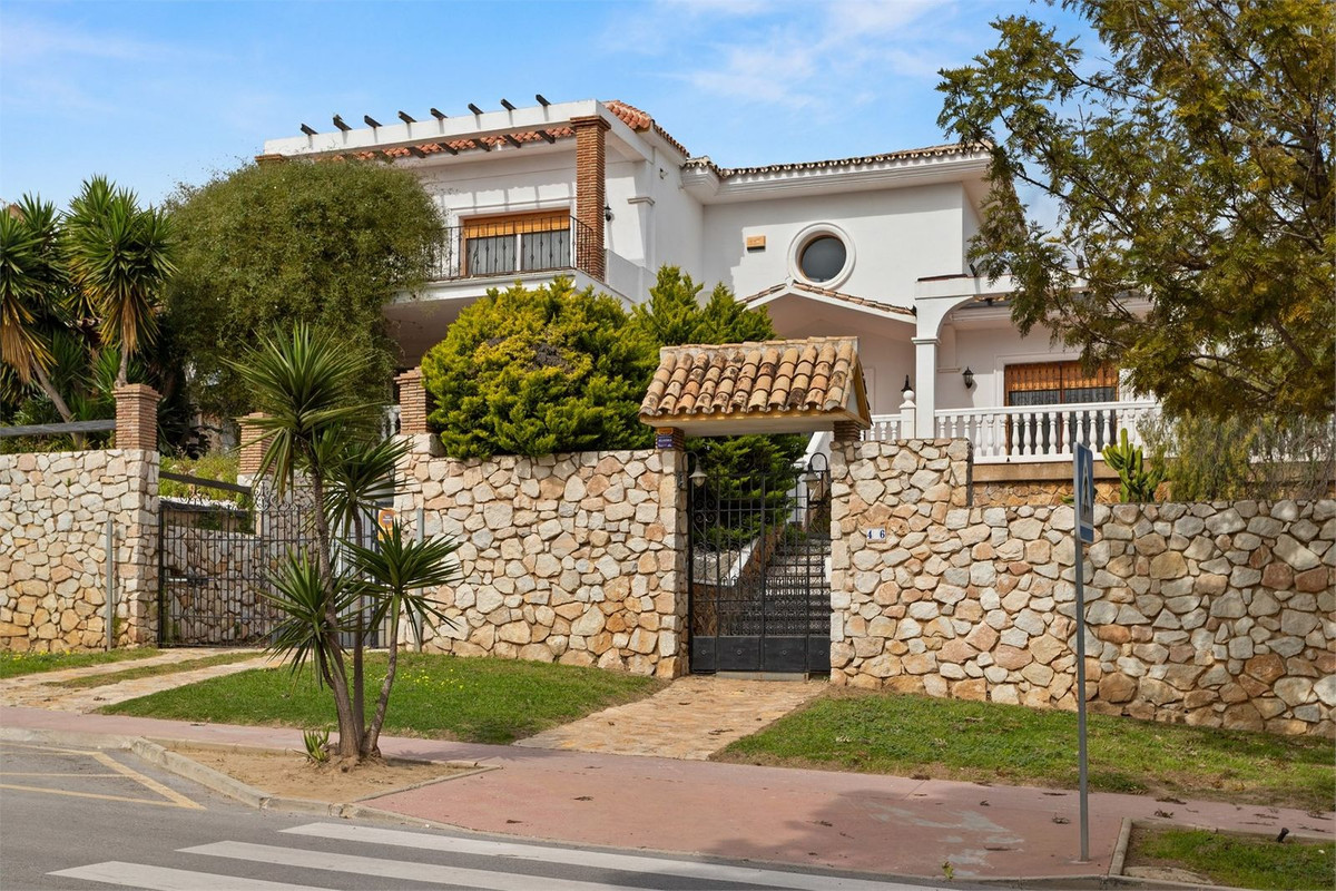 Villa in Benalmadena - view 1