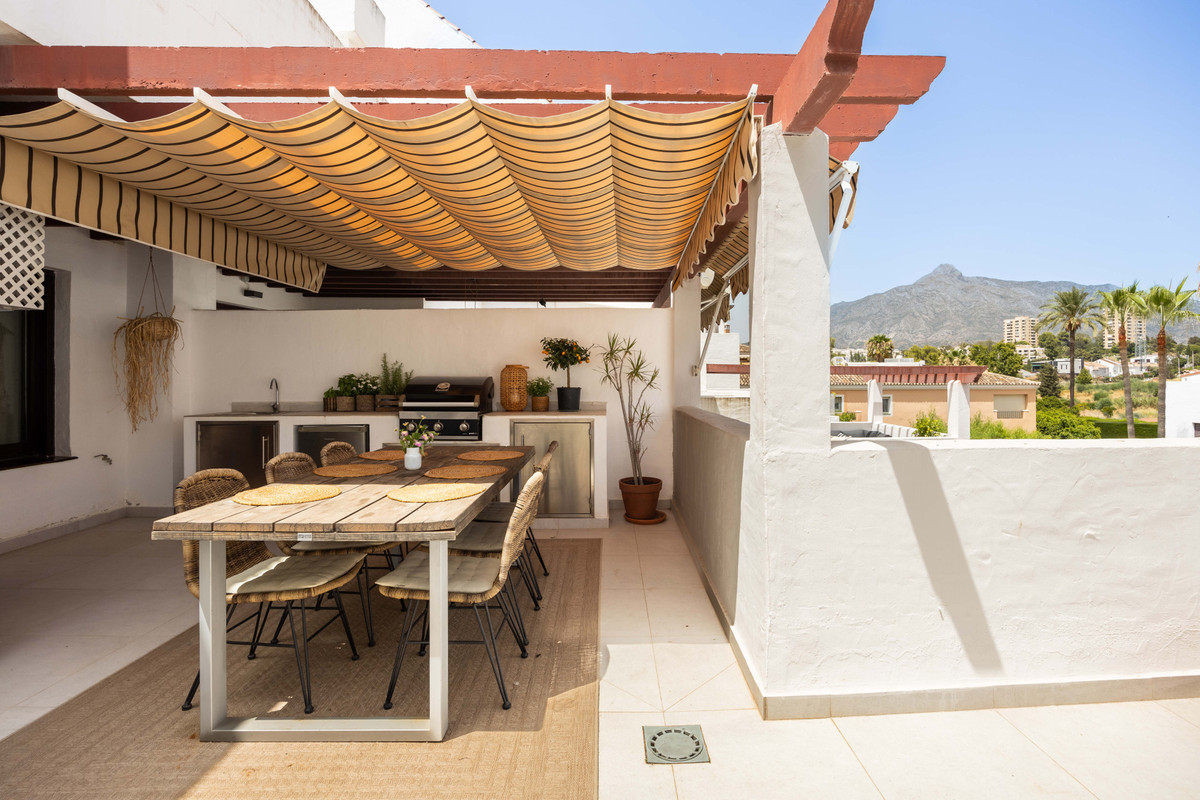 House in Nueva Andalucia - Image 2