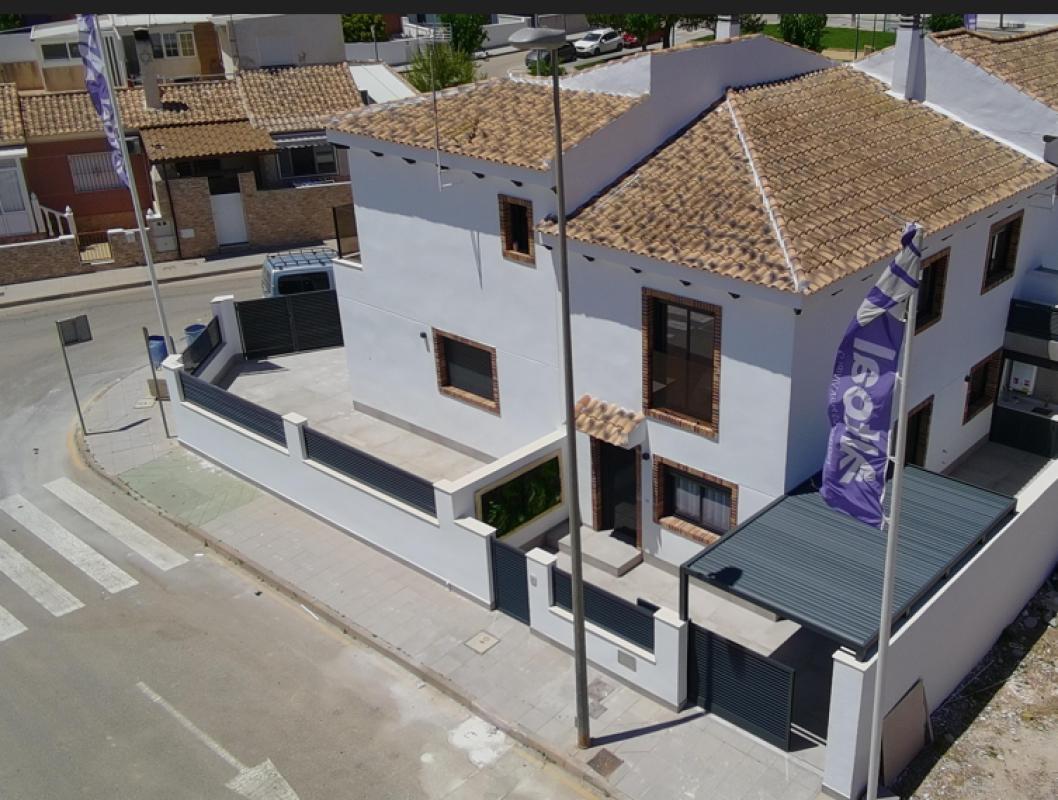 House in Torre de la Horadada - view 1