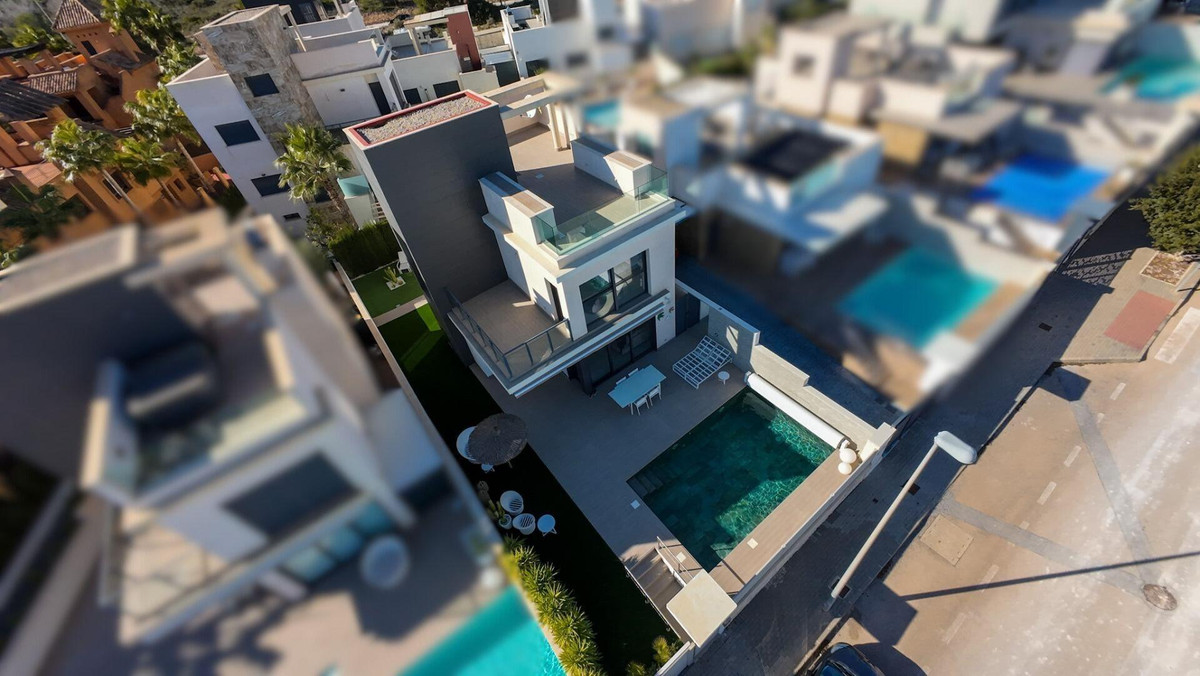 Villa in San Miguel de Salinas - Image 2