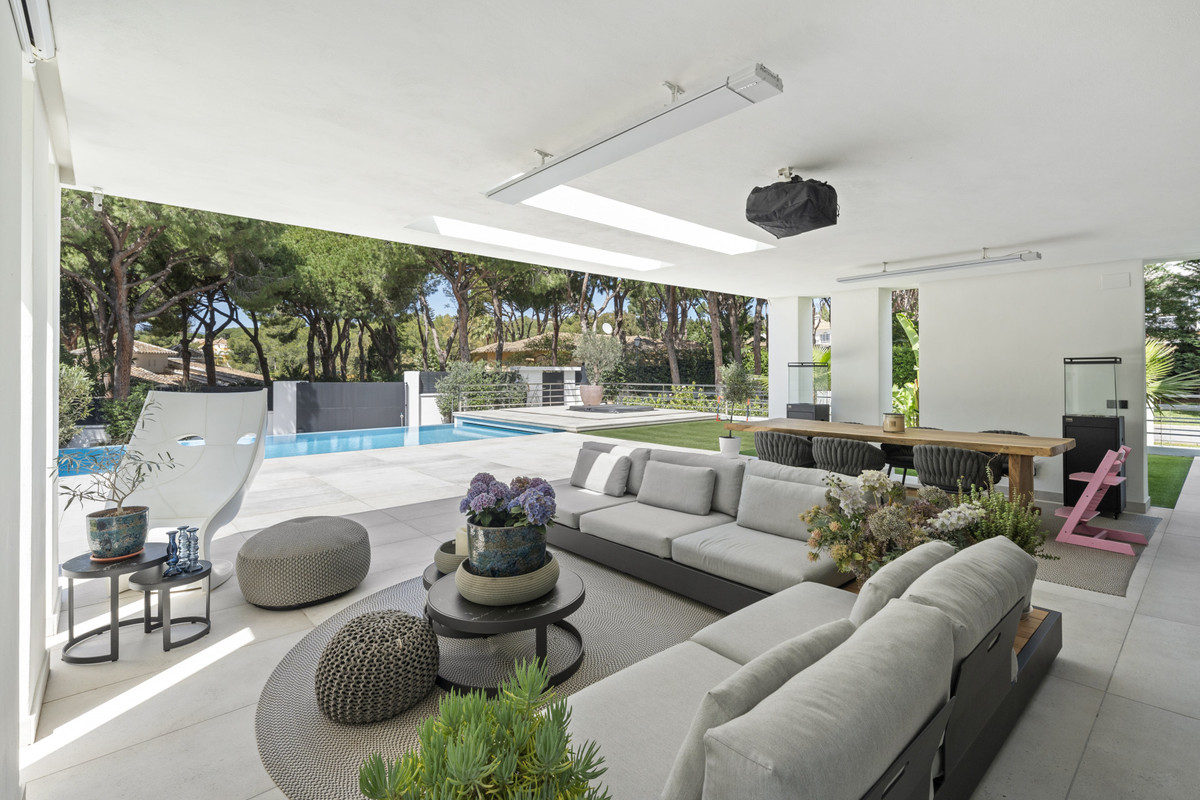 Villa in Marbella - Image 2