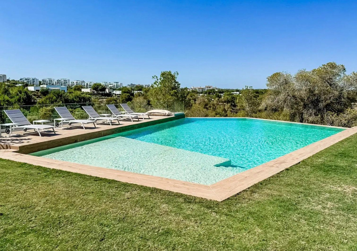 House in El Pinar de Campoverde - Image 2