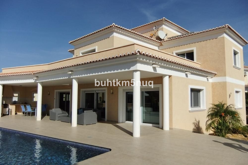 Villa in Calp - view 1