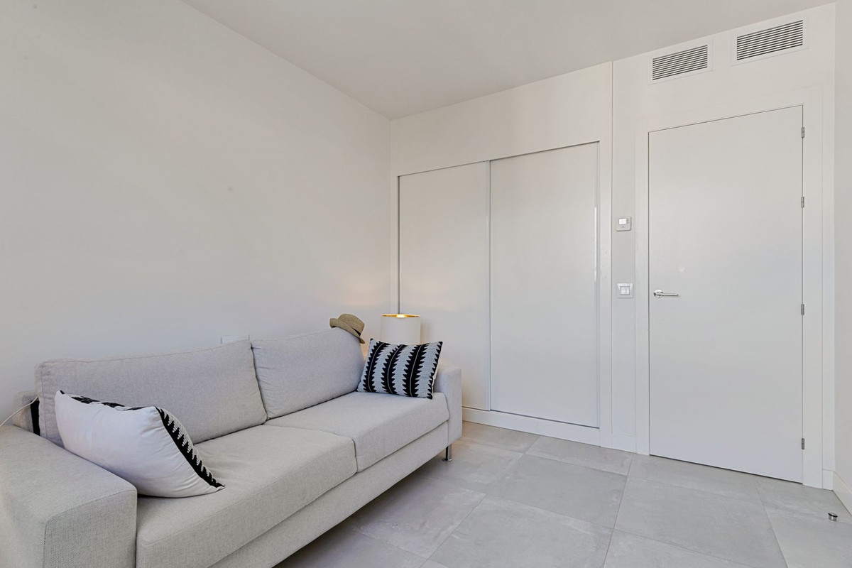 House in Fuengirola - Image 3