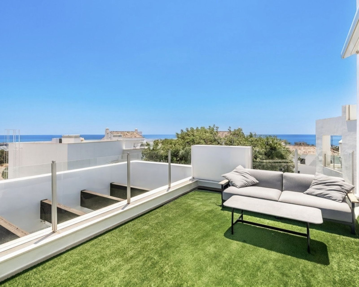 Penthouse in Marbella - view 1