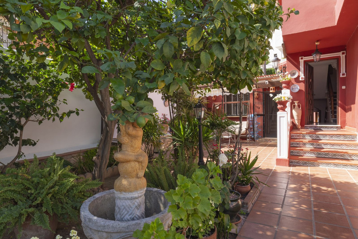 Villa in Malaga - Image 2