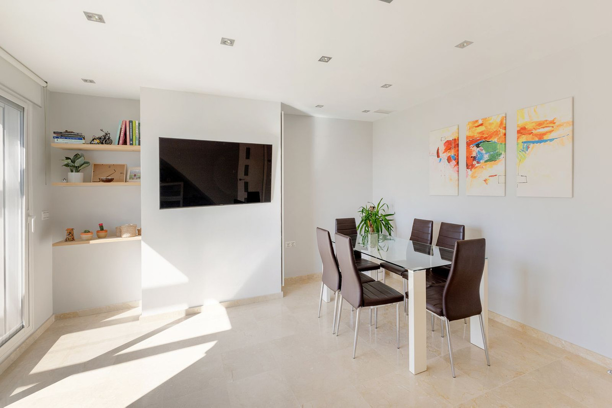 Penthouse in Estepona - Image 2