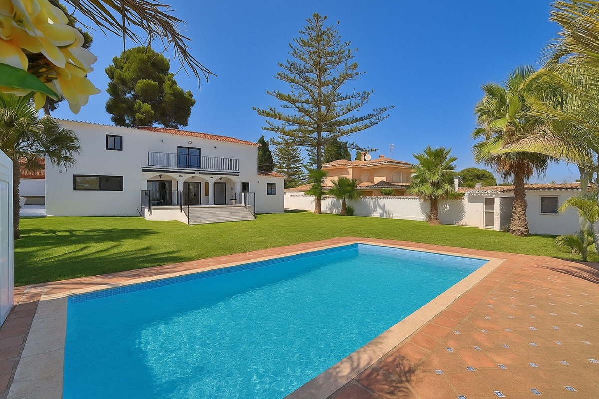 Villa in La Cala De Mijas - view 1