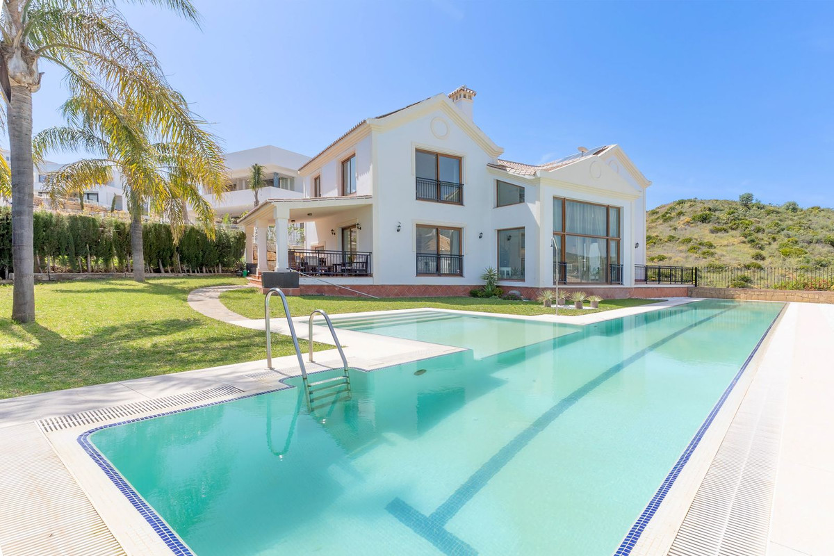 Villa in La Cala De Mijas - view 1