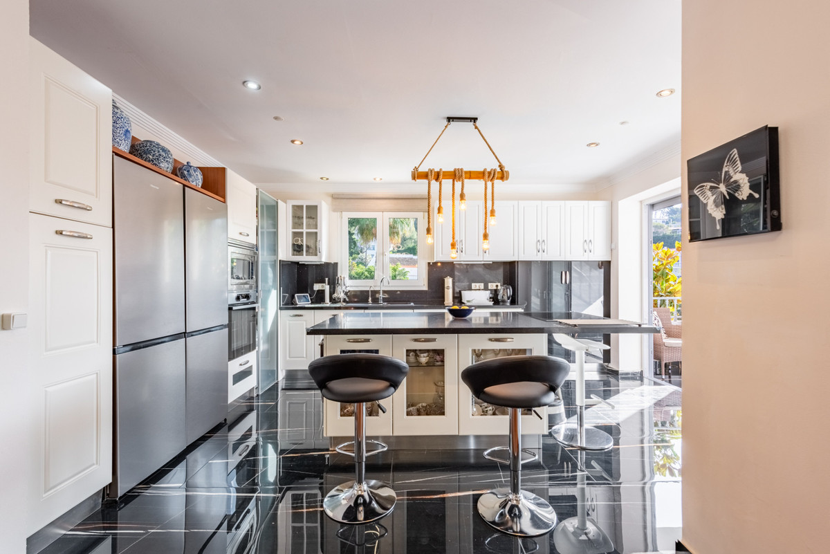 Villa in La Cala De Mijas - Image 3