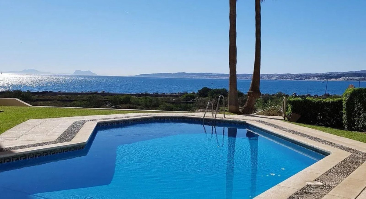 House in Estepona - view 1