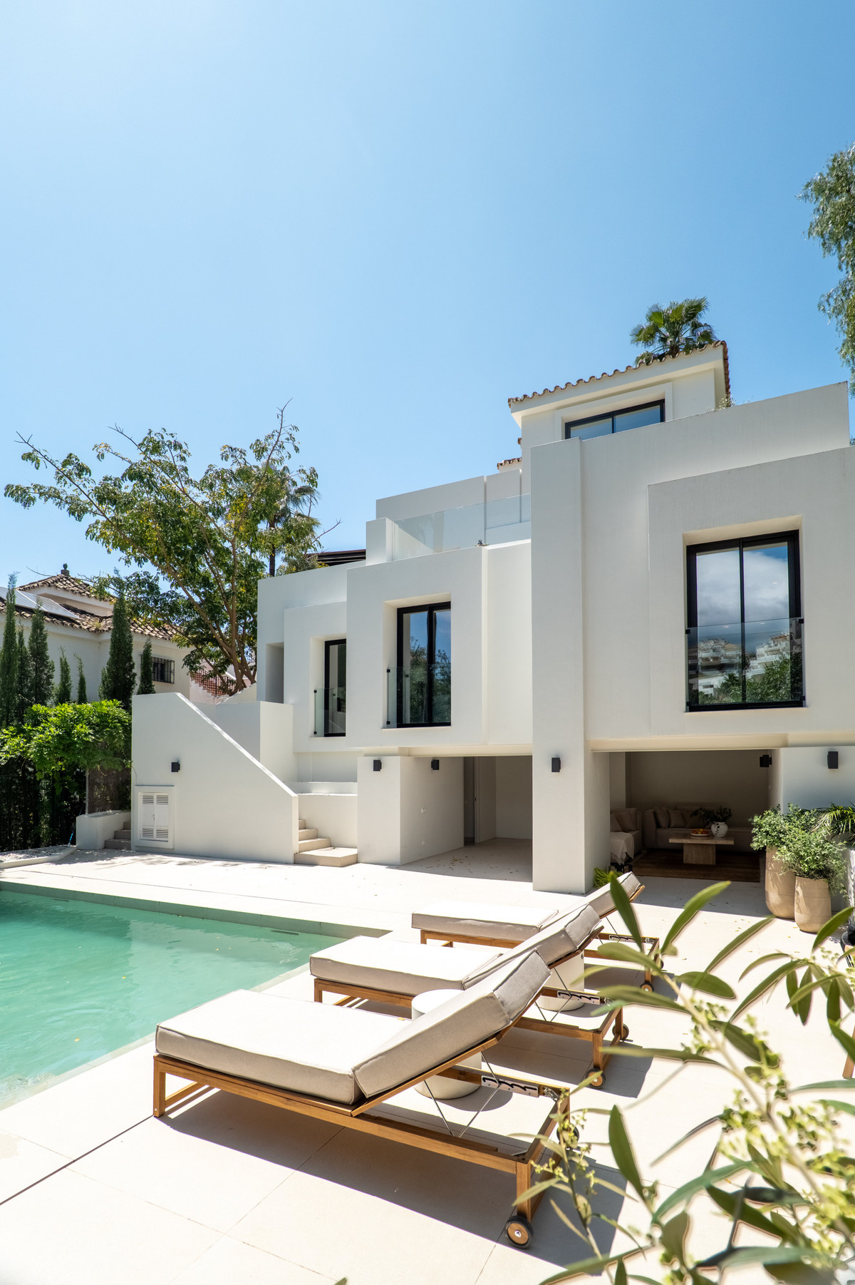 Villa in Nueva Andalucia - Image 2