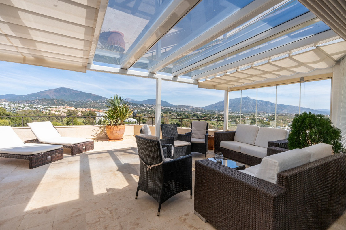 Penthouse in Estepona - view 1