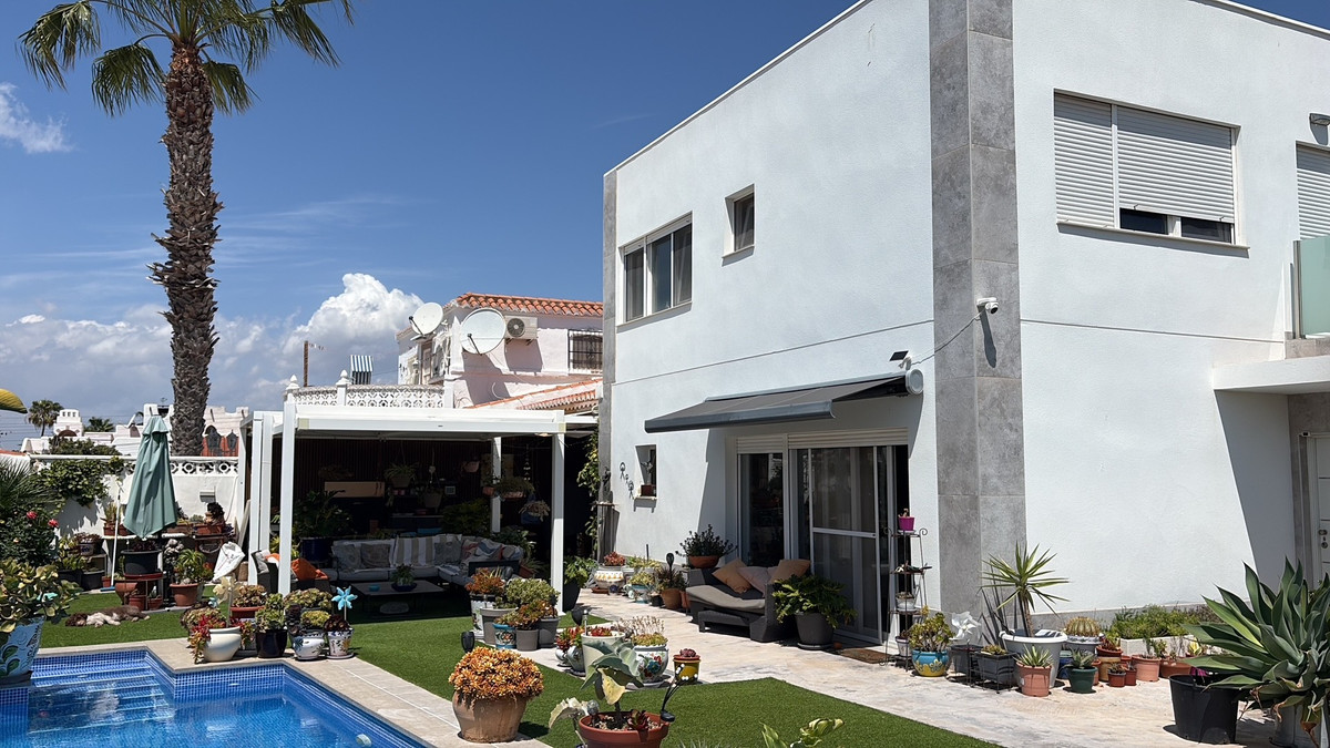 Villa in Torrevieja - Image 2