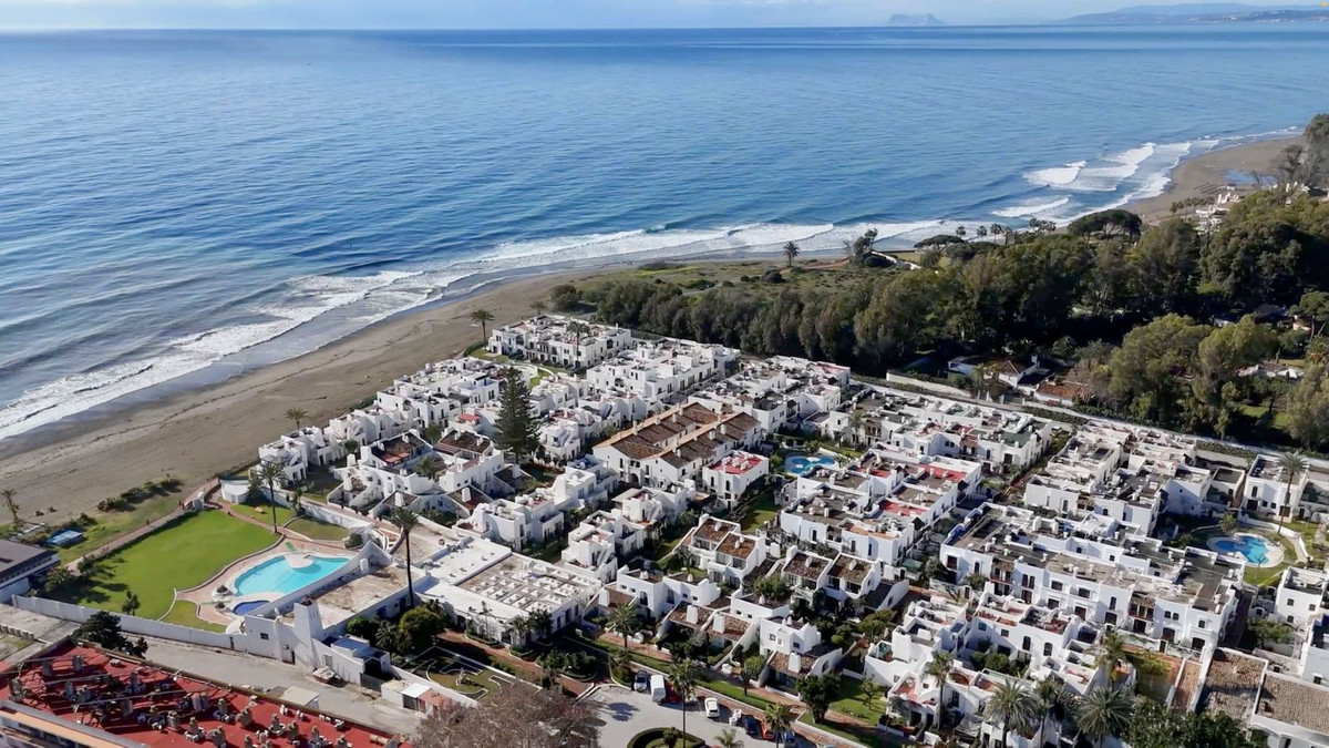 House in Guadalmansa - view 1