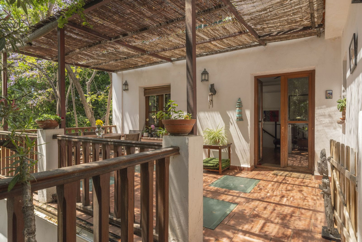 Villa in Malaga - view 1