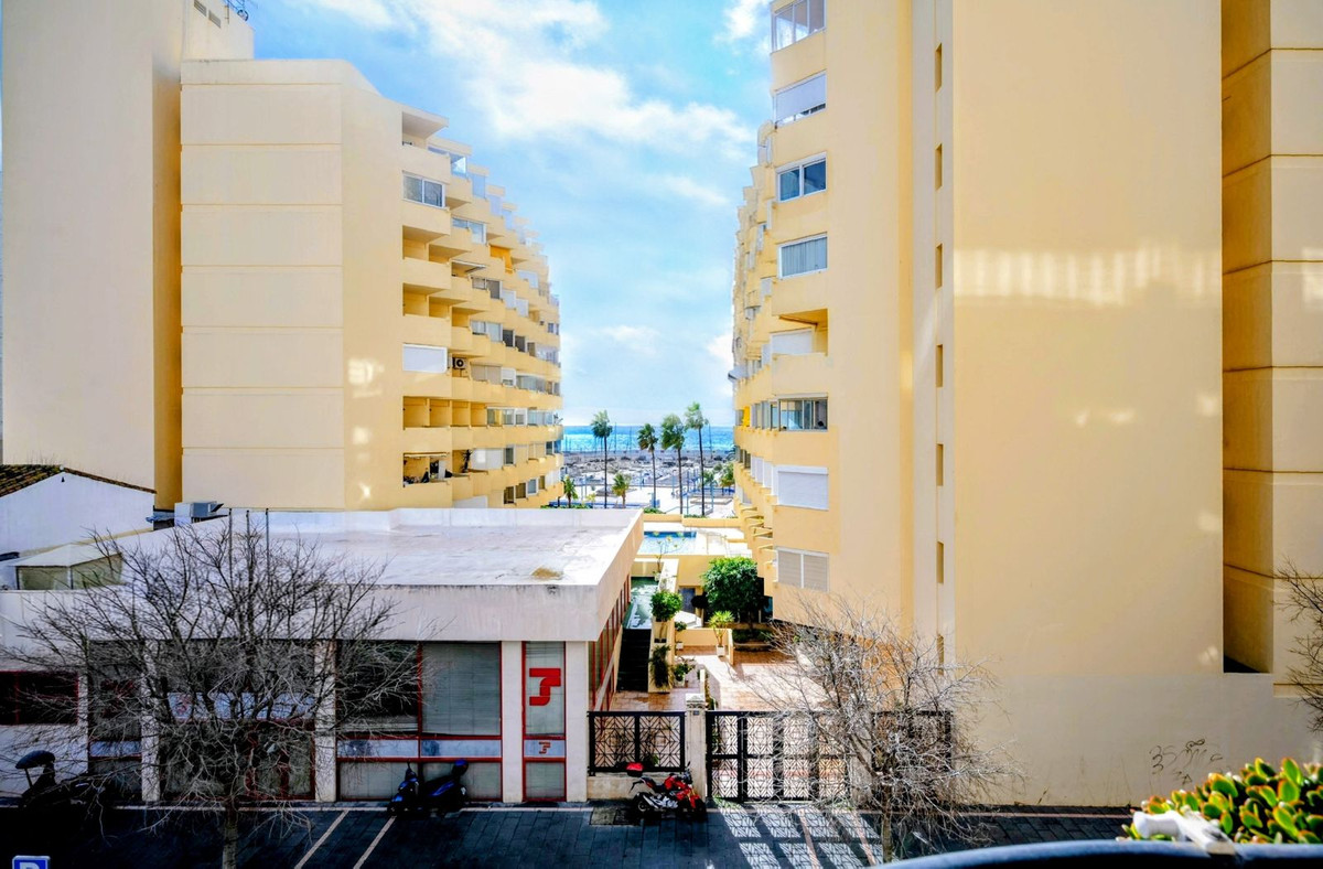 House in Marbella - view 1