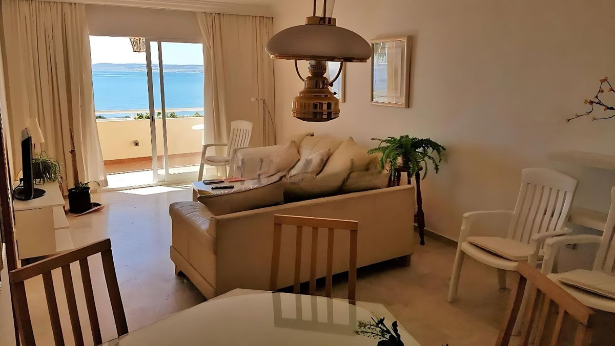 House in Estepona - Image 2