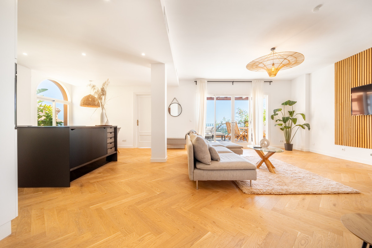 Penthouse in Nueva Andalucia - view 1