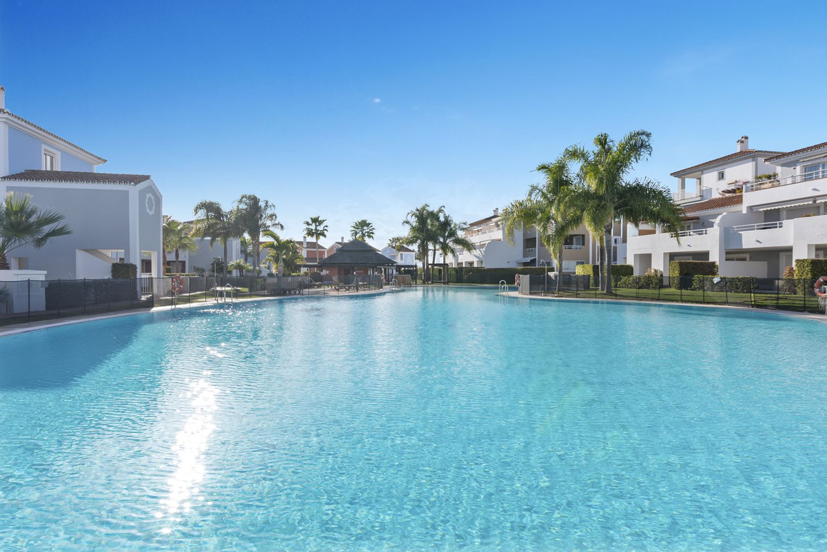 House in Estepona - Image 2