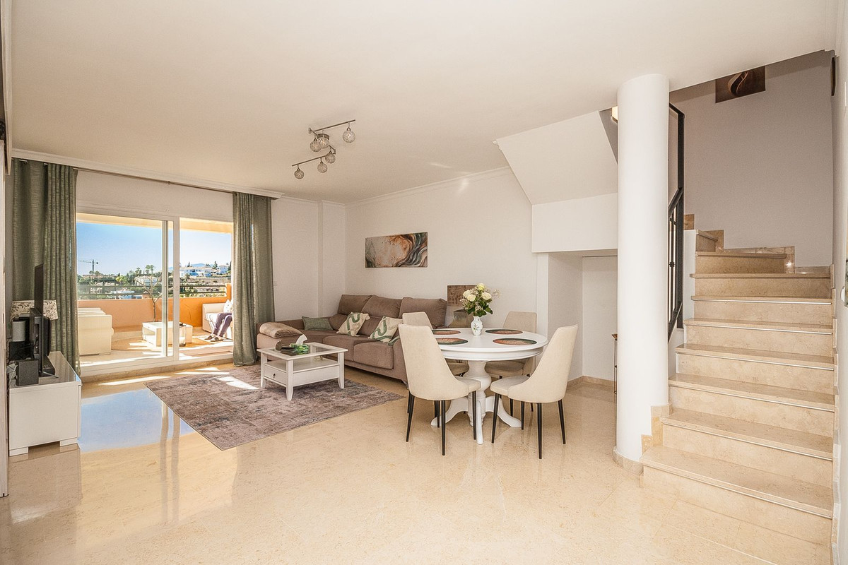 Penthouse in Elviria - Image 2