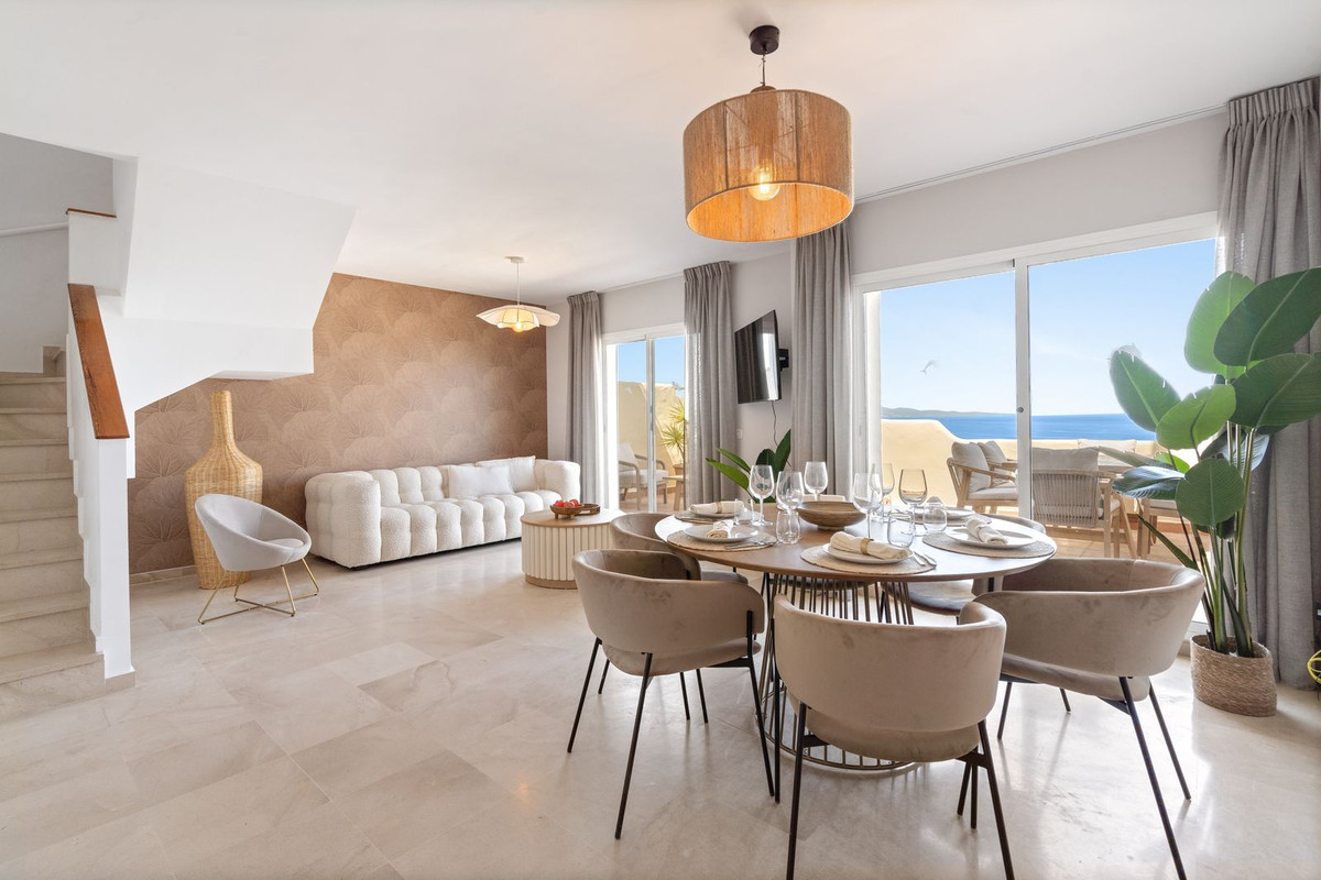 Penthouse in Casares - view 1