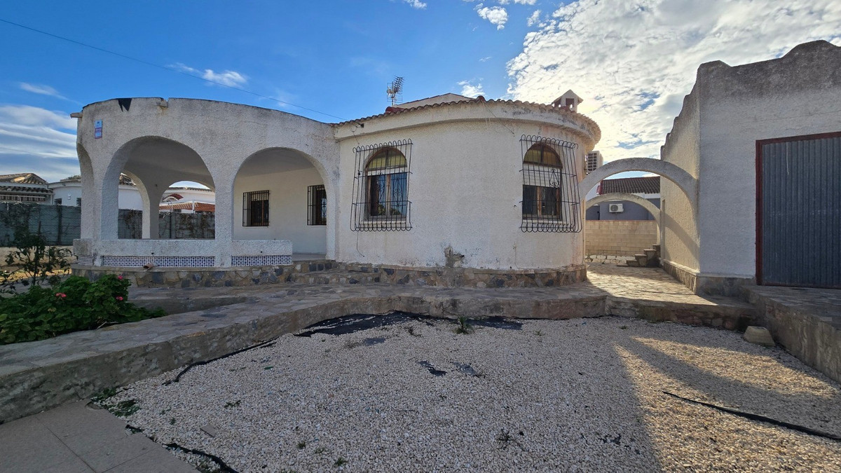 Villa in Torrevieja - Image 3