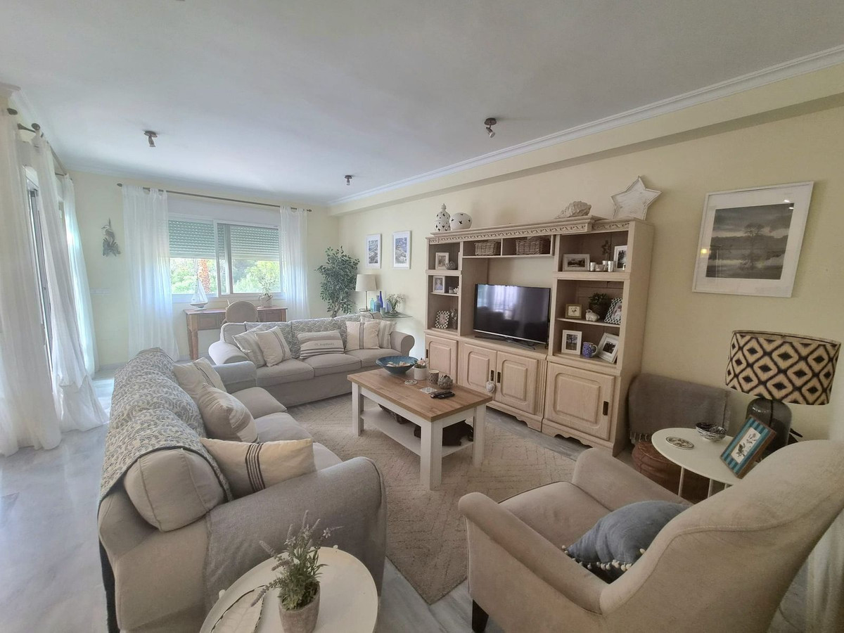 House in Alhaurin el Grande - Image 3