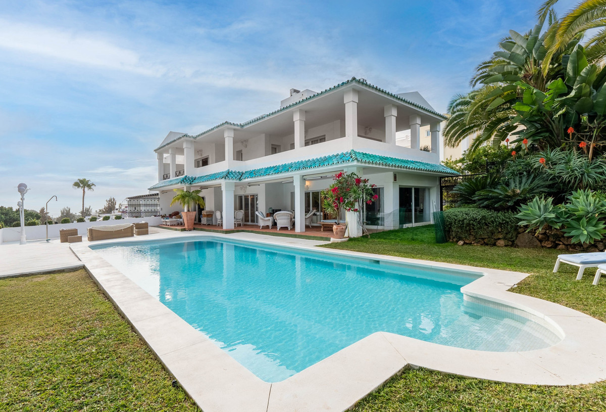 House in Lomas de la Quinta - view 1