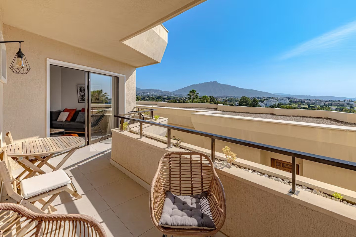 House in Estepona - Image 2