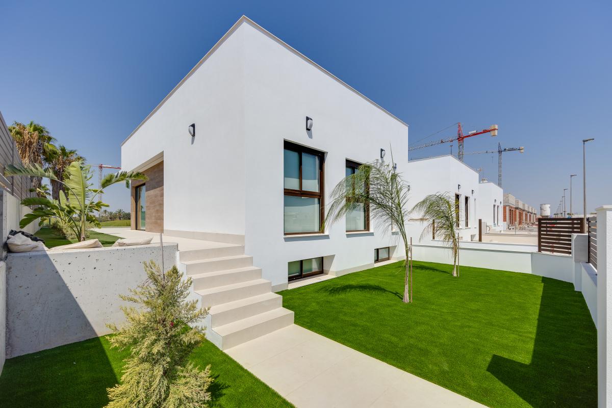 Villa in Los Alcazares - view 1