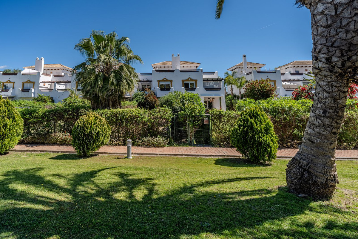 House in Estepona - view 1