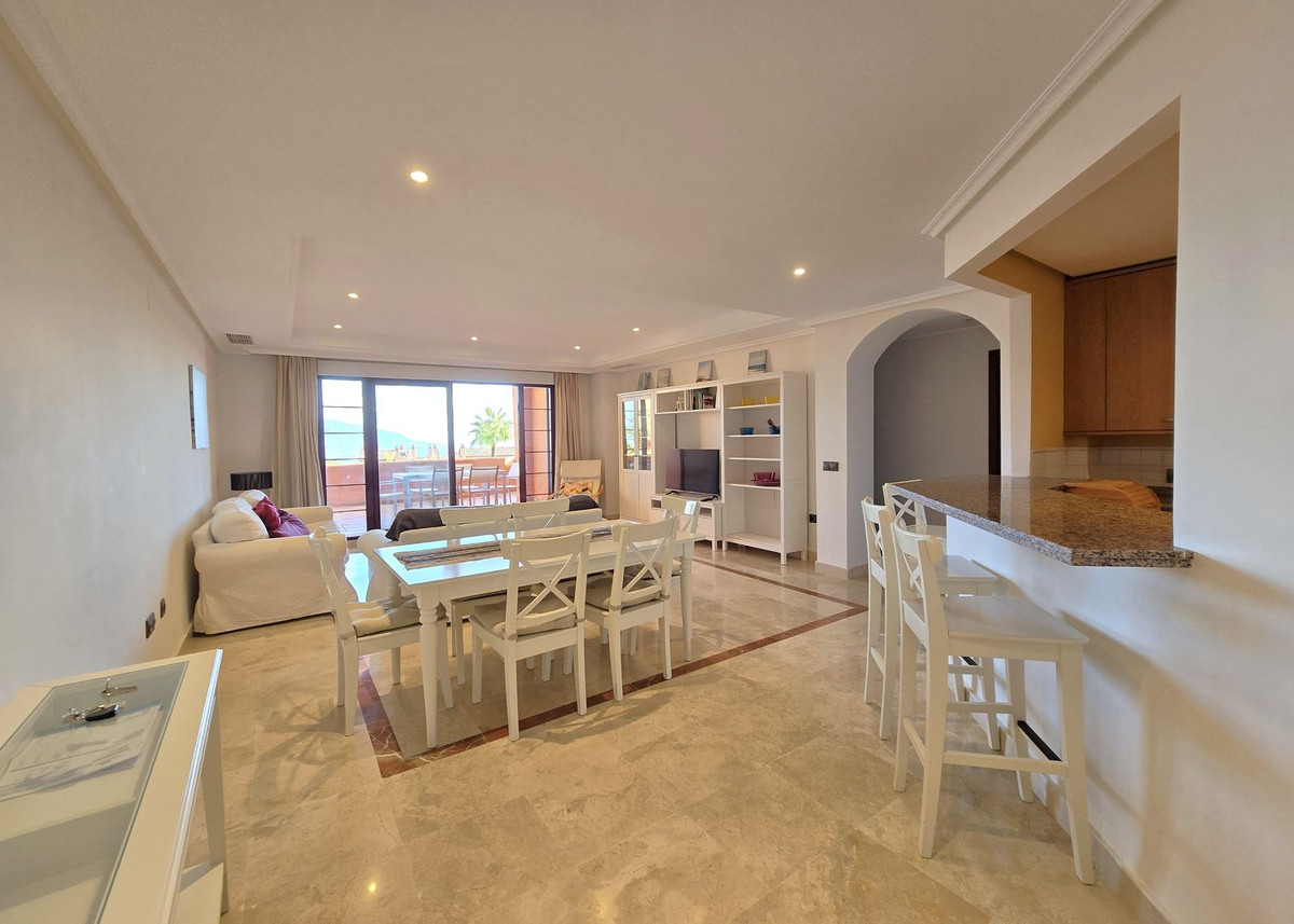 House in La Mairena - Image 3