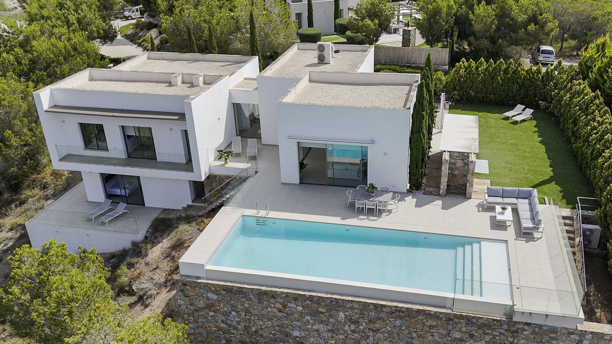 Villa in Dehesa de Campoamor - view 1