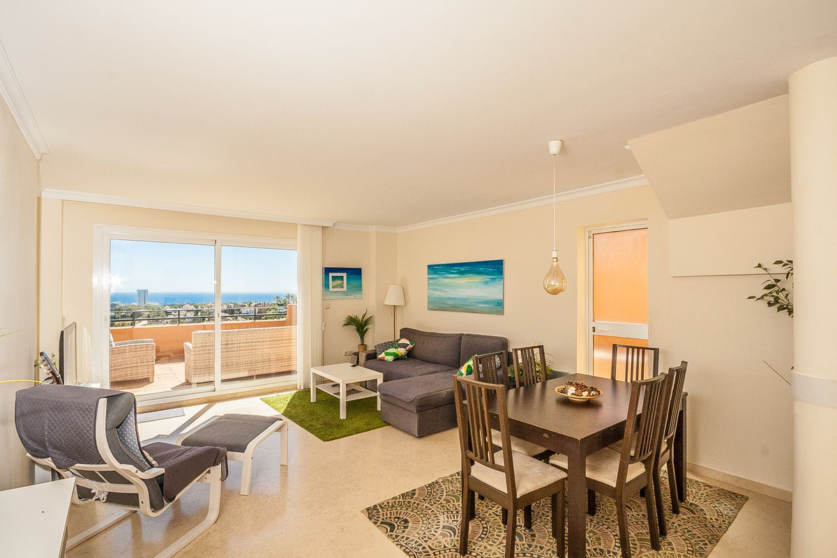 Penthouse in Elviria - Image 2