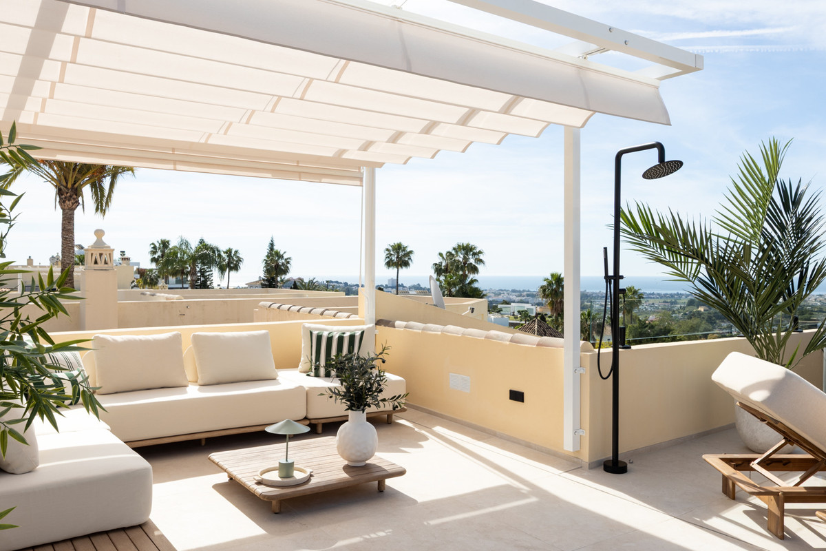 House in Benahavis - view 1