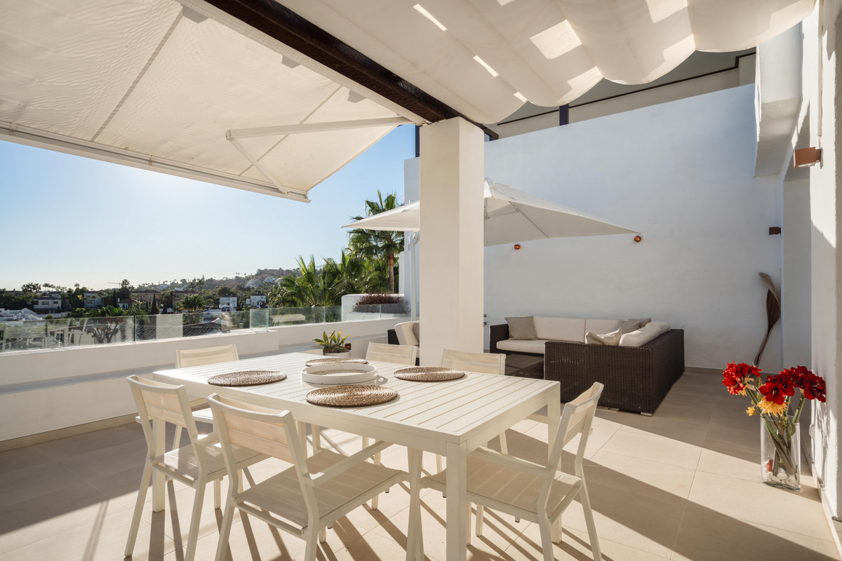 Penthouse in Nueva Andalucia - Image 3