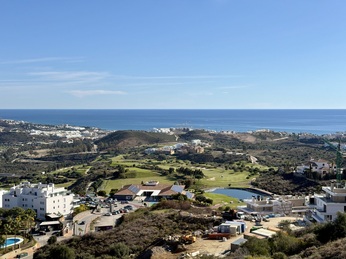 Penthouse in Sitio de Calahonda - view 1