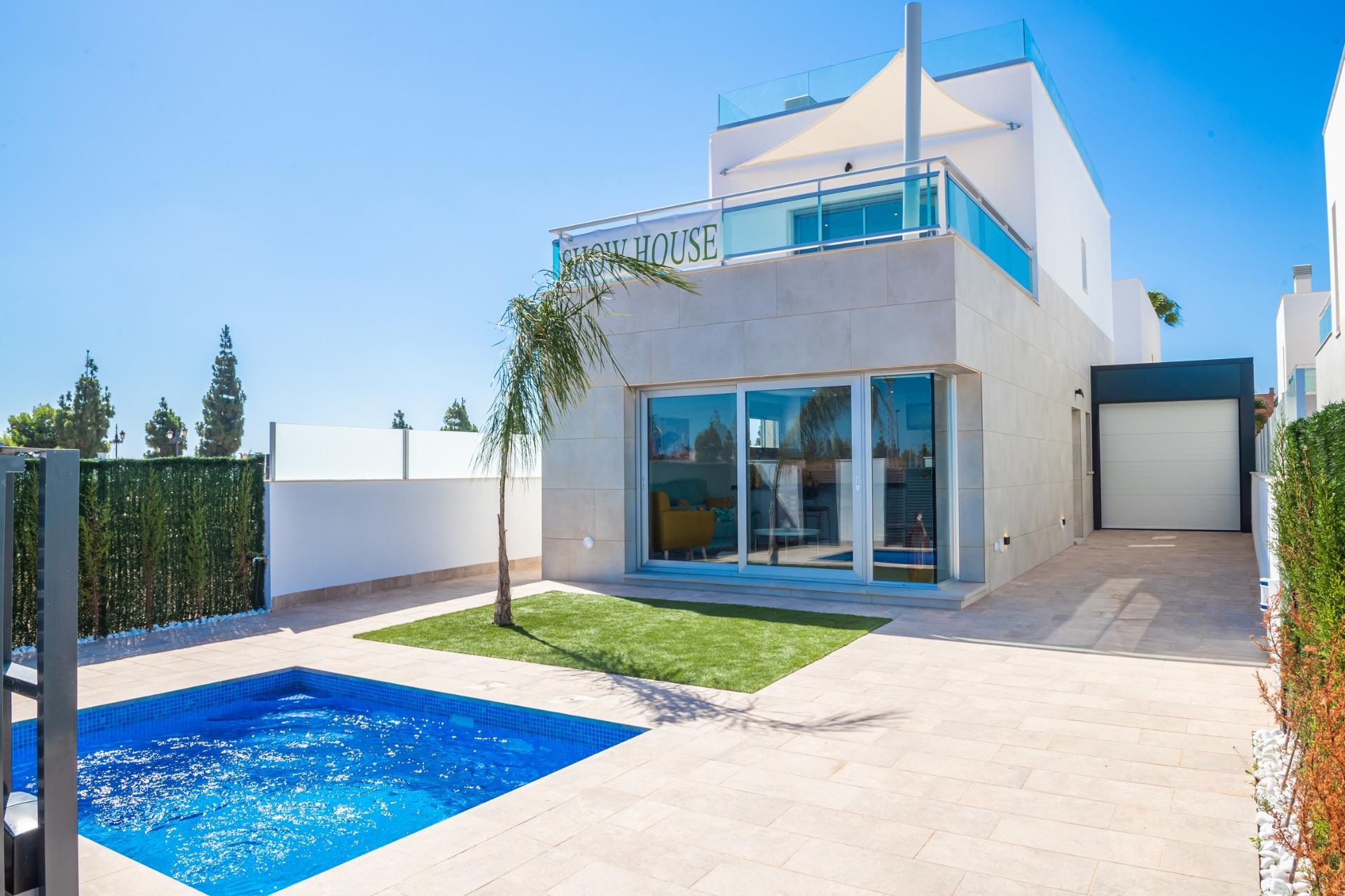 Villa in Los Alcazares - view 1
