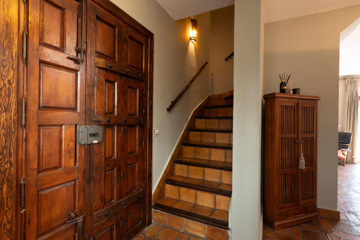 House in Nueva Andalucia - Image 3