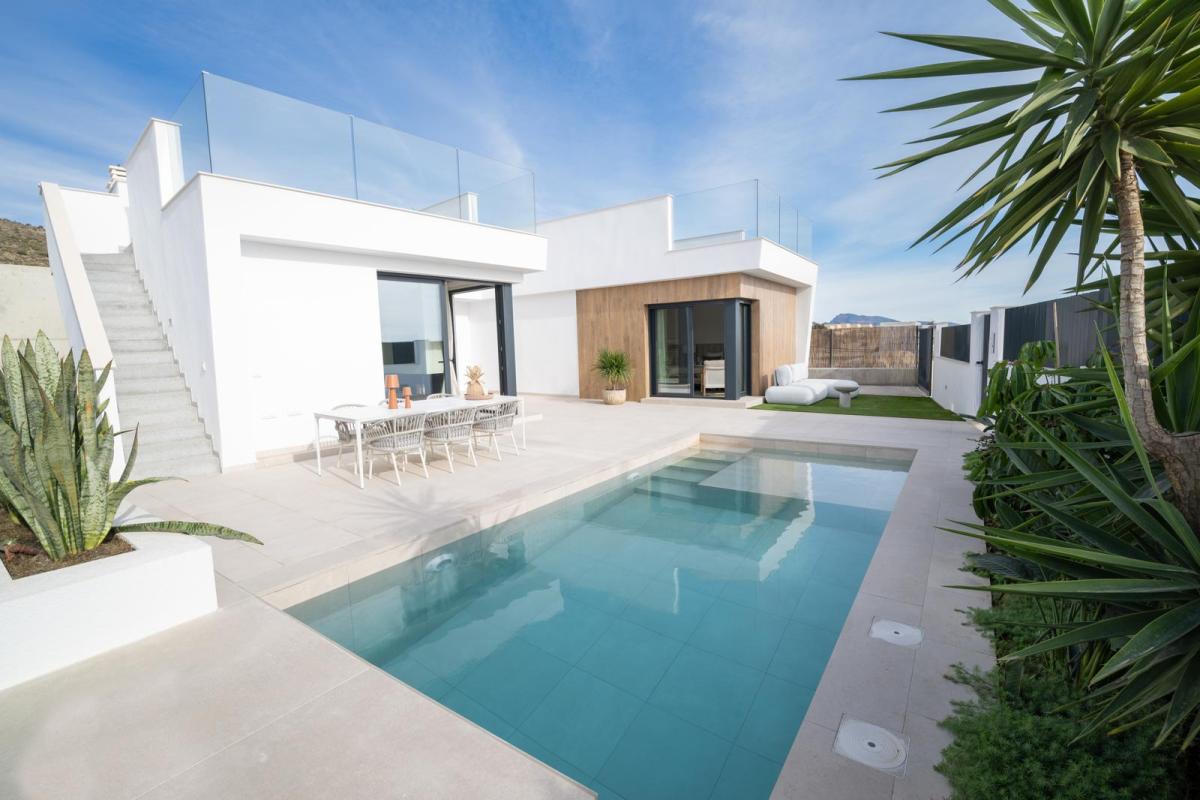 Villa in Murcia - view 1