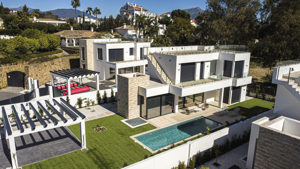 Villa in Atalaya Isdabe - view 1