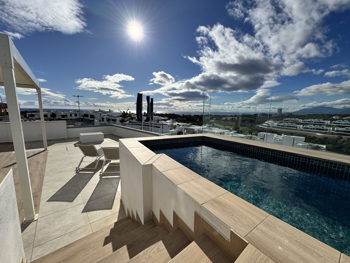 Penthouse in Las Chapas - Image 2