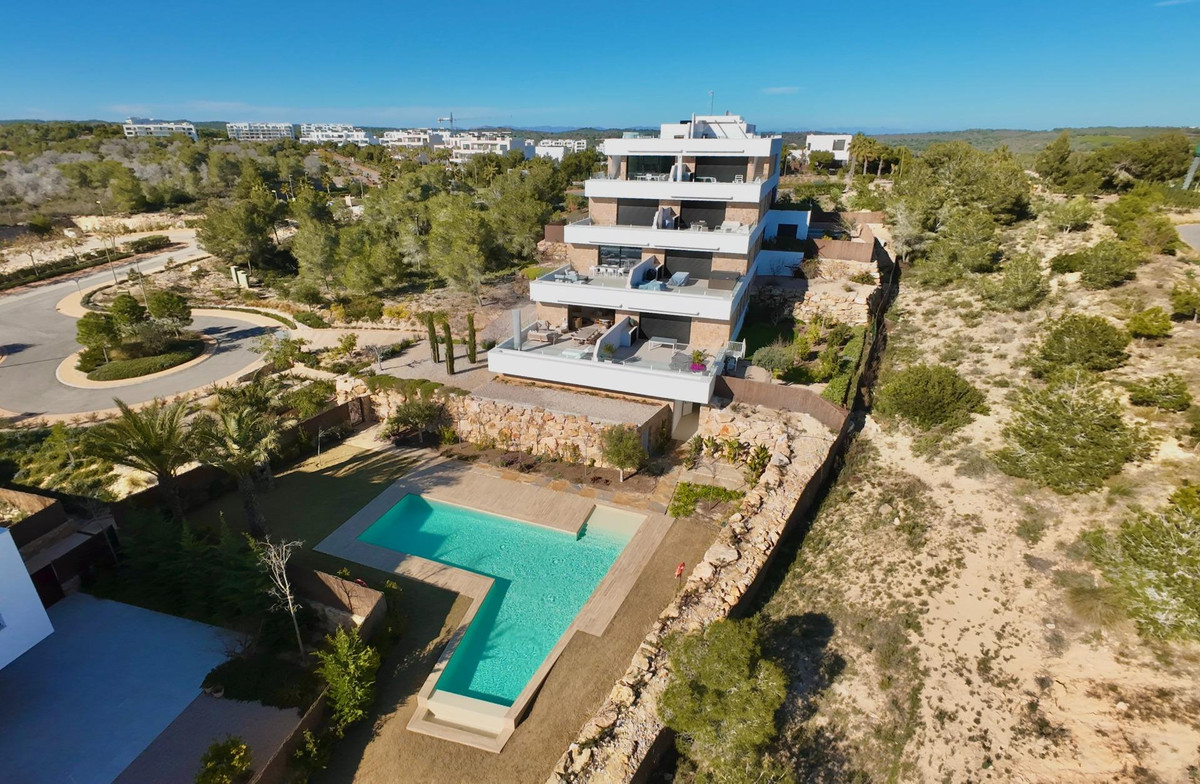 House in Dehesa de Campoamor - view 1