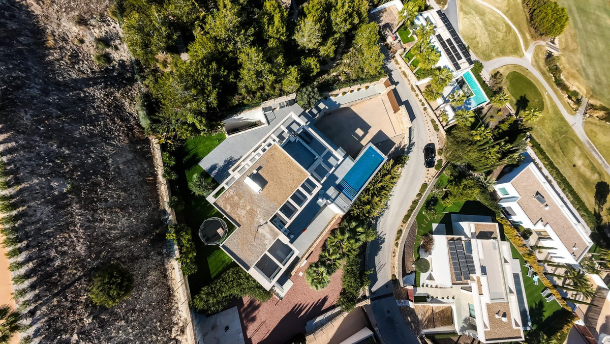 Villa in Dehesa de Campoamor - view 1