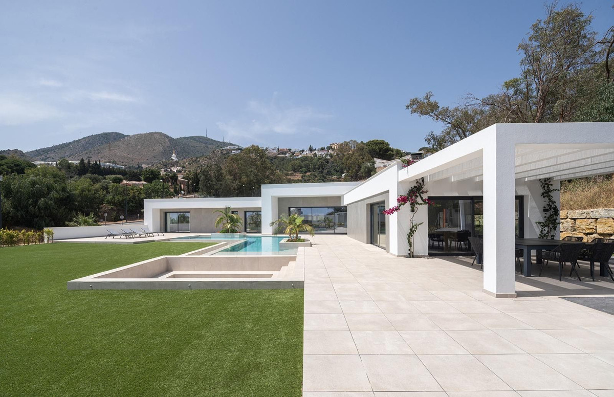 Villa in Benalmadena - view 1